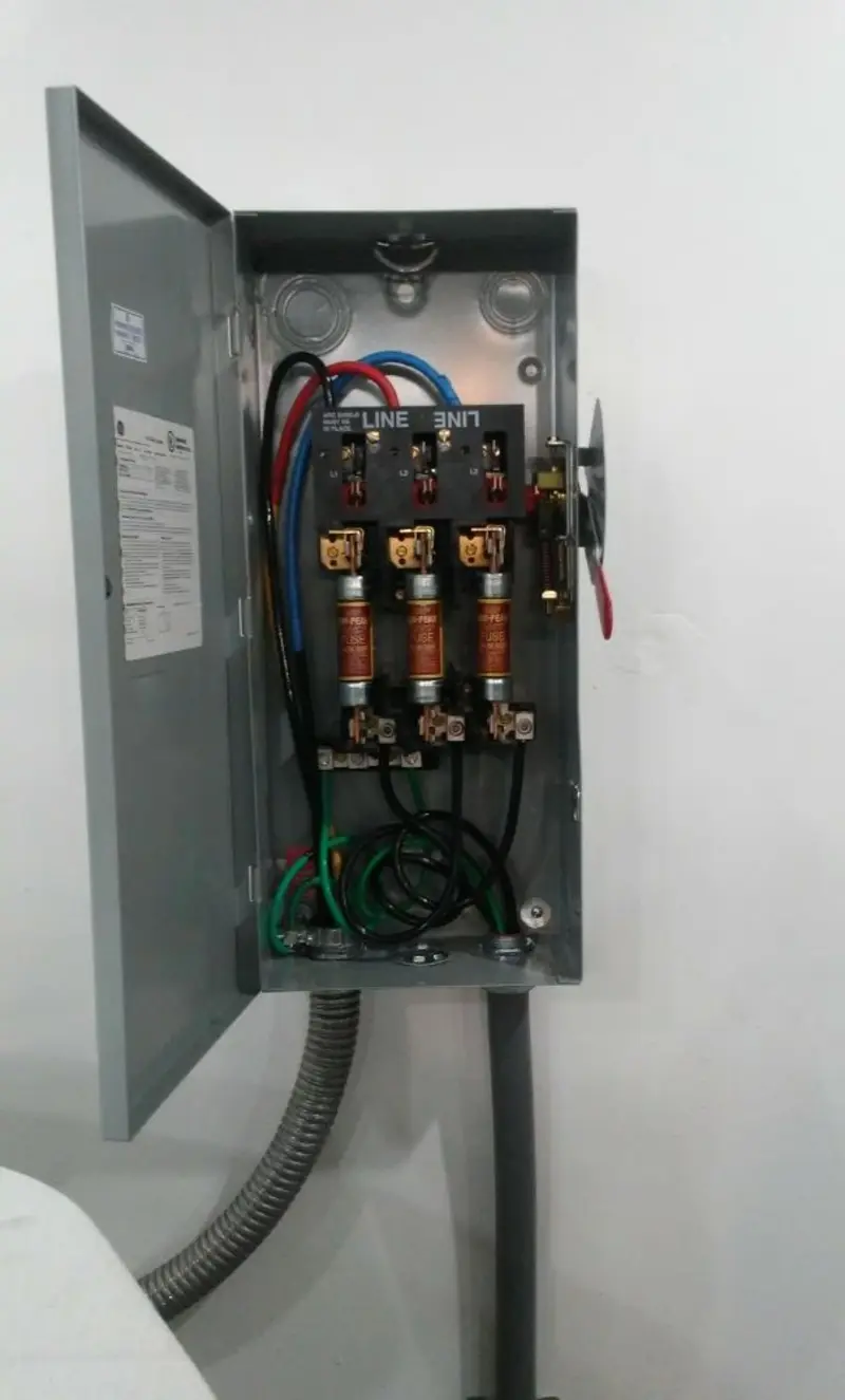Three-phase disconnect switch installed for Electrical Wiring & Rewiring in Lamar